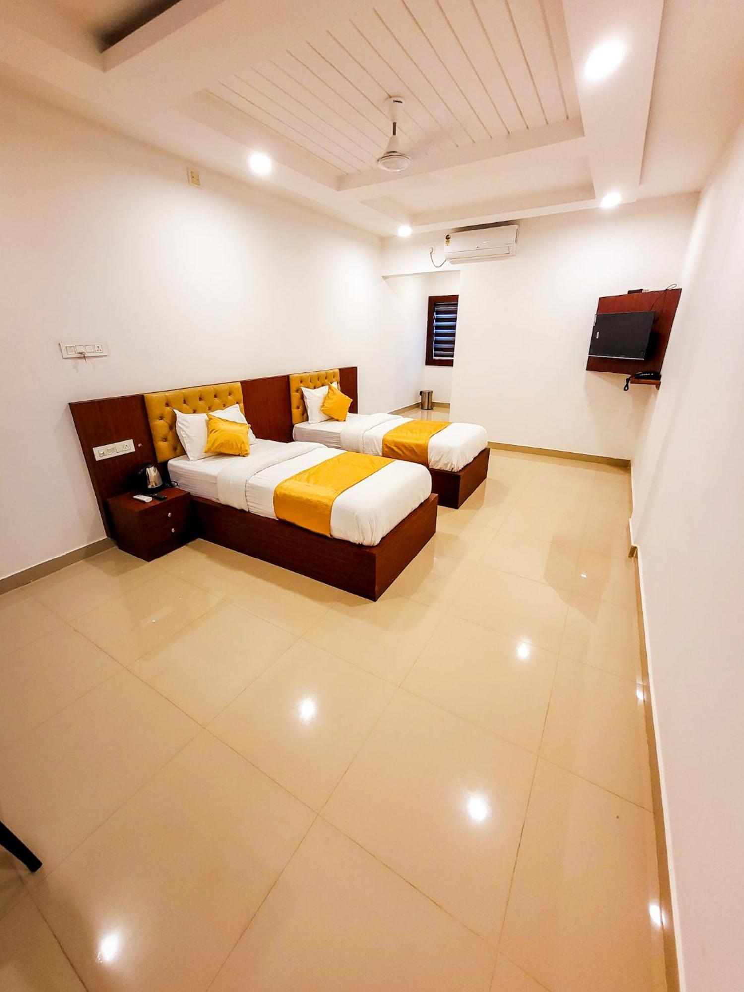 Thejaswini Residency Cheruvathur Nīleshwar Exterior foto