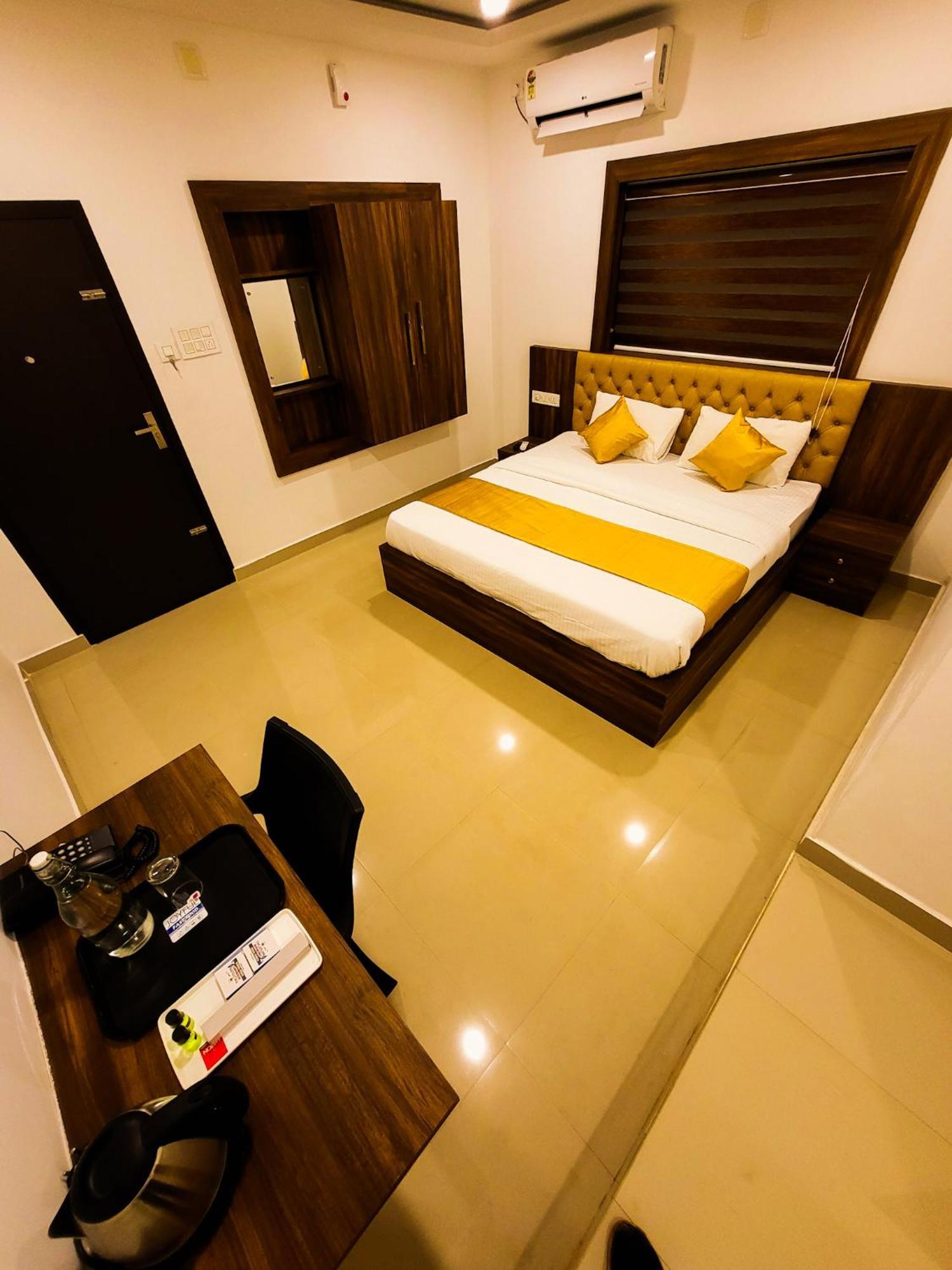 Thejaswini Residency Cheruvathur Nīleshwar Exterior foto